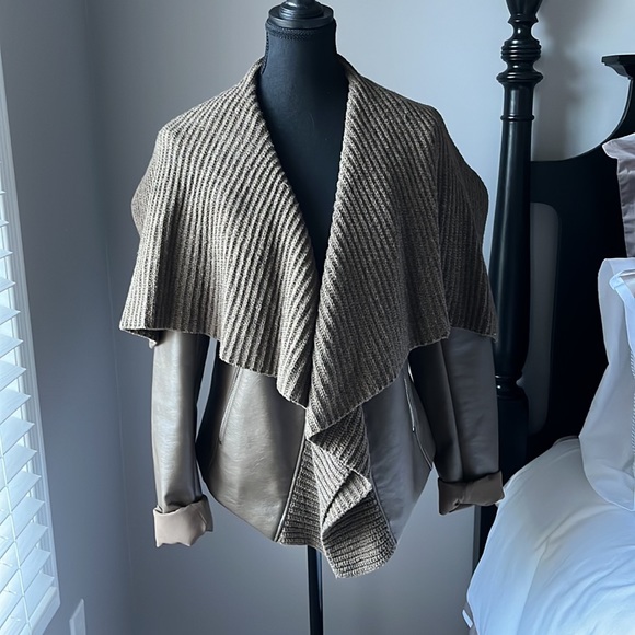 Guess pleather jacket size large. Colour is light brown/khaki - Picture 4 of 4